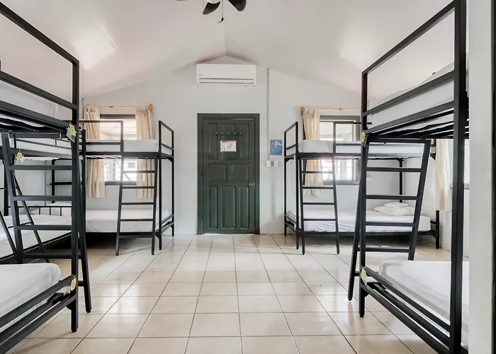 Hotel Slumber Party 3*